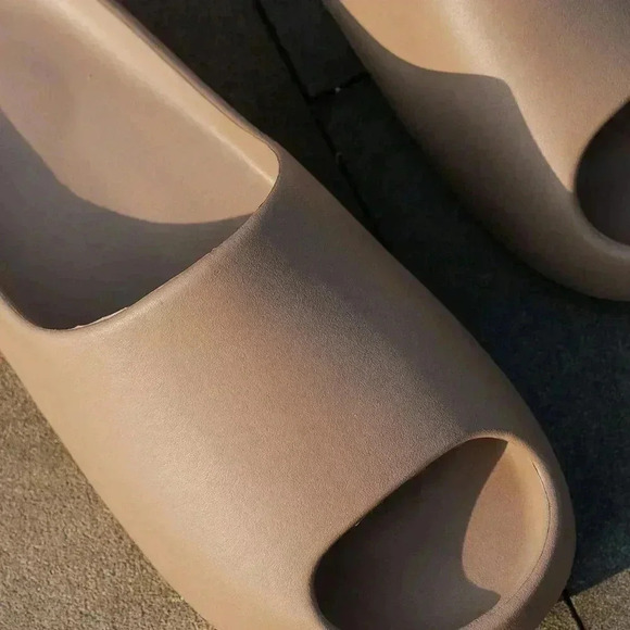 Brown Casual Women's Anti-Slip Slippers - Picture 6 of 7